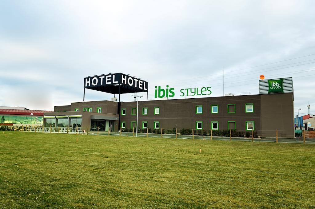 Hotel Ibis Styles Lleida Торрефаррера Экстерьер фото