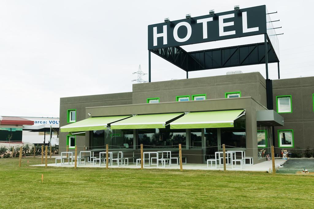 Hotel Ibis Styles Lleida Торрефаррера Экстерьер фото