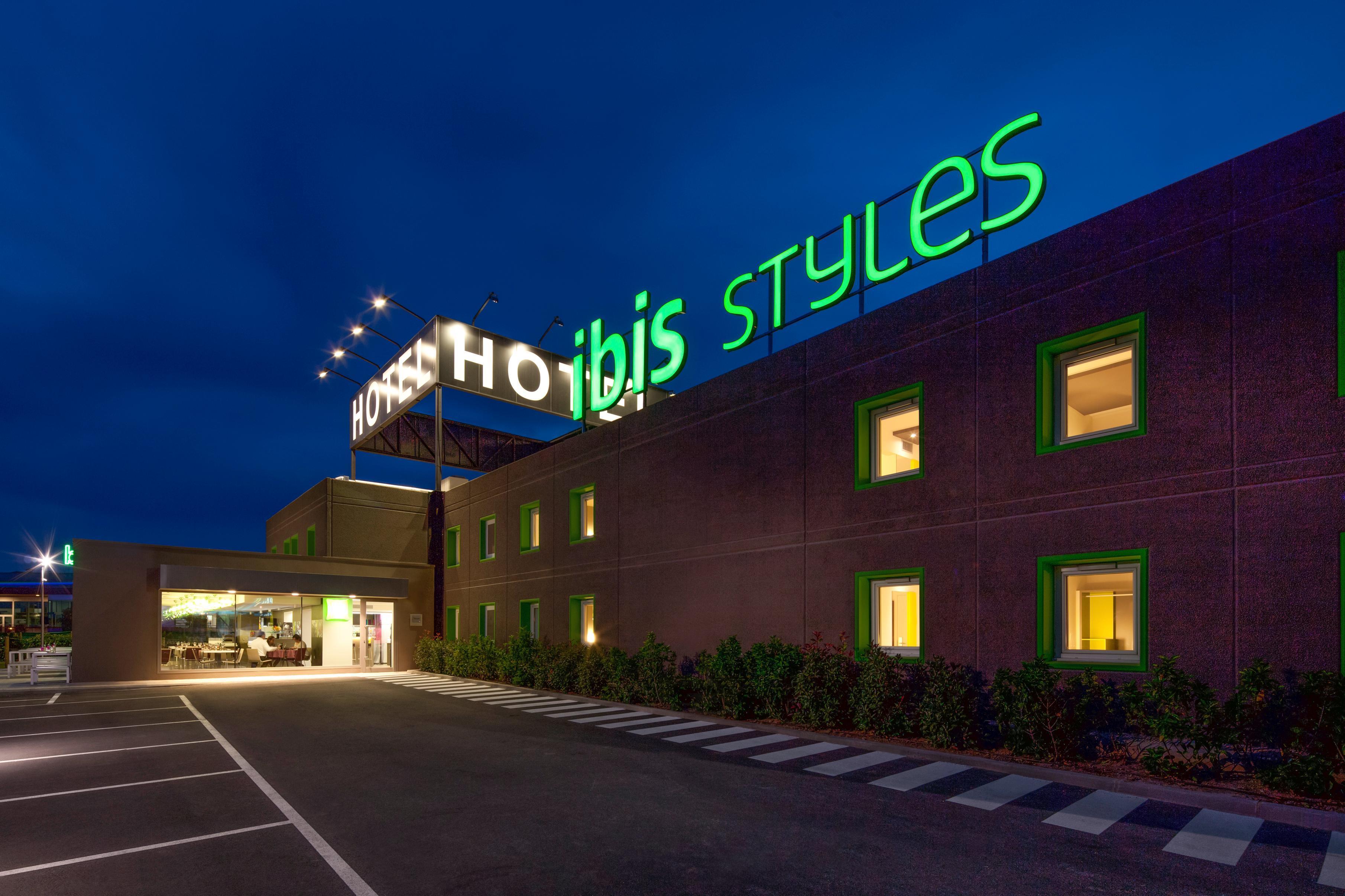 Hotel Ibis Styles Lleida Торрефаррера Экстерьер фото