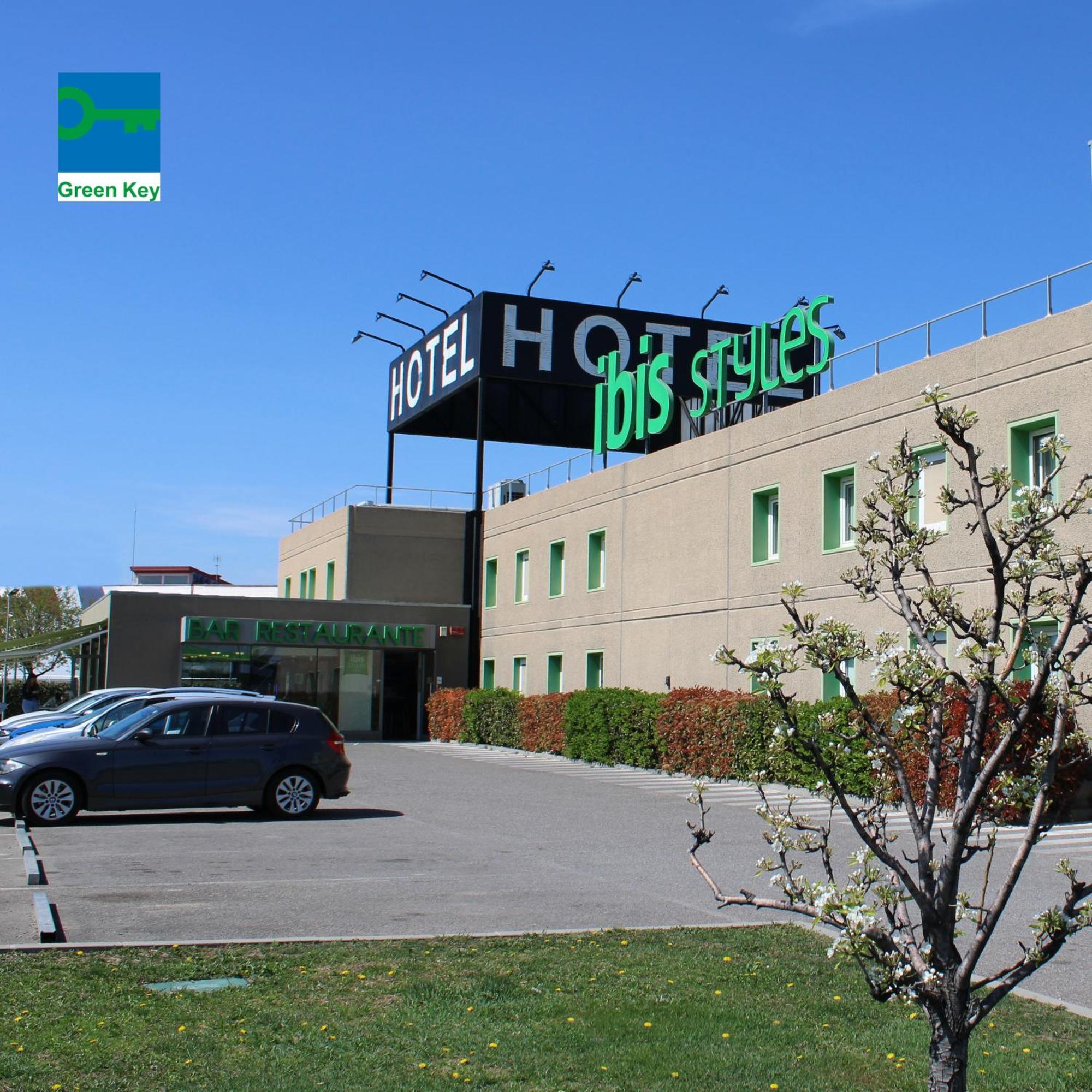 Hotel Ibis Styles Lleida Торрефаррера Экстерьер фото